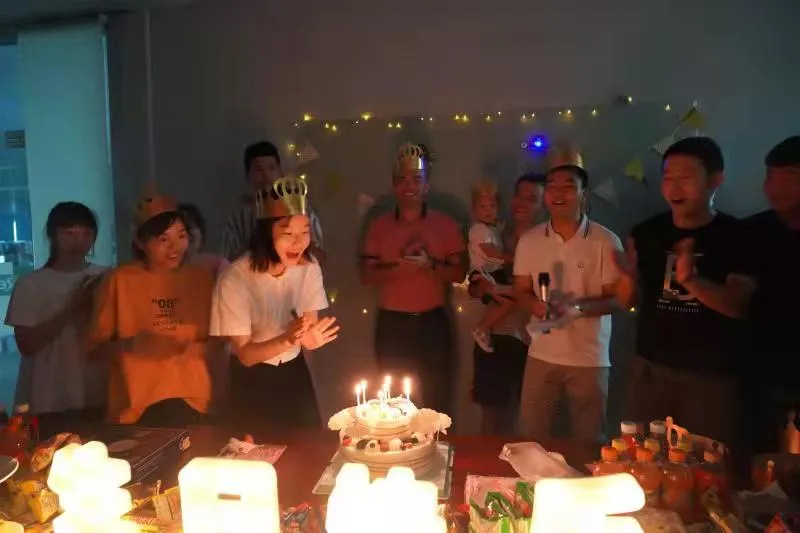 ریمان روبوٹ وسط خزاں فیسٹیول پارٹی [جی جی] ستمبر کی سالگرہ کی پارٹی۔